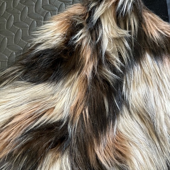 Faux fur coat - Picture 4 of 4